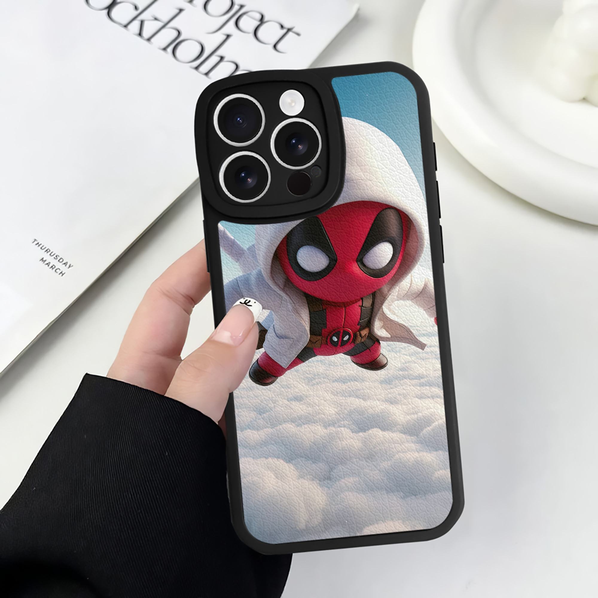 （画像用） Deadpool デッドプール 【iPhone 16シリーズ対応】シリコンスマホケース（レザー調） 材質：シリコン